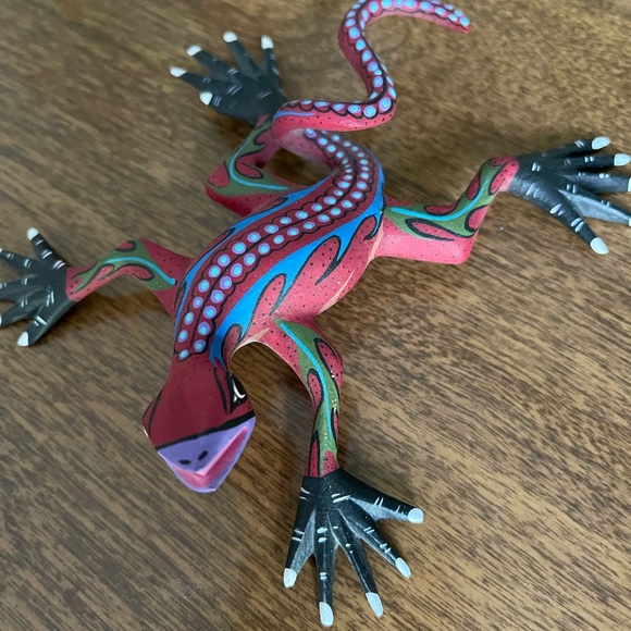 Oaxacan wood carved Gecko Lizard - Picture 4 of 7